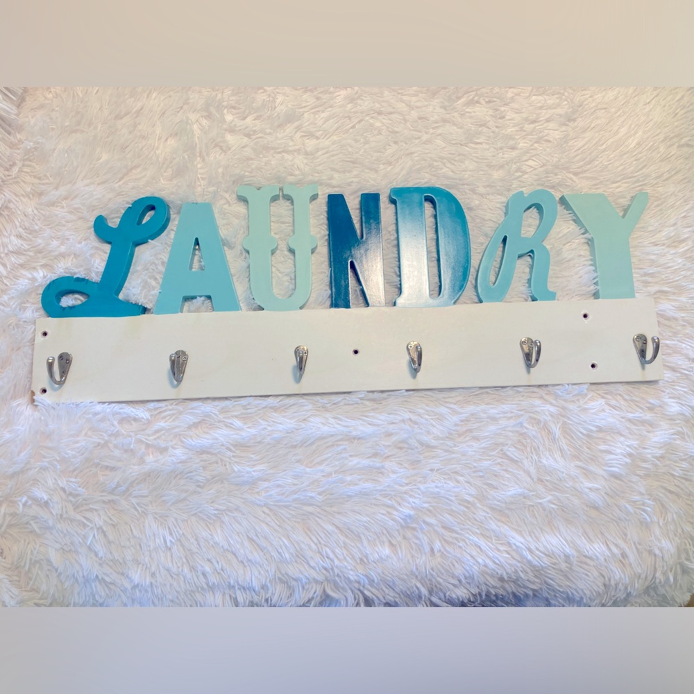 Laundry Sign w/hooks